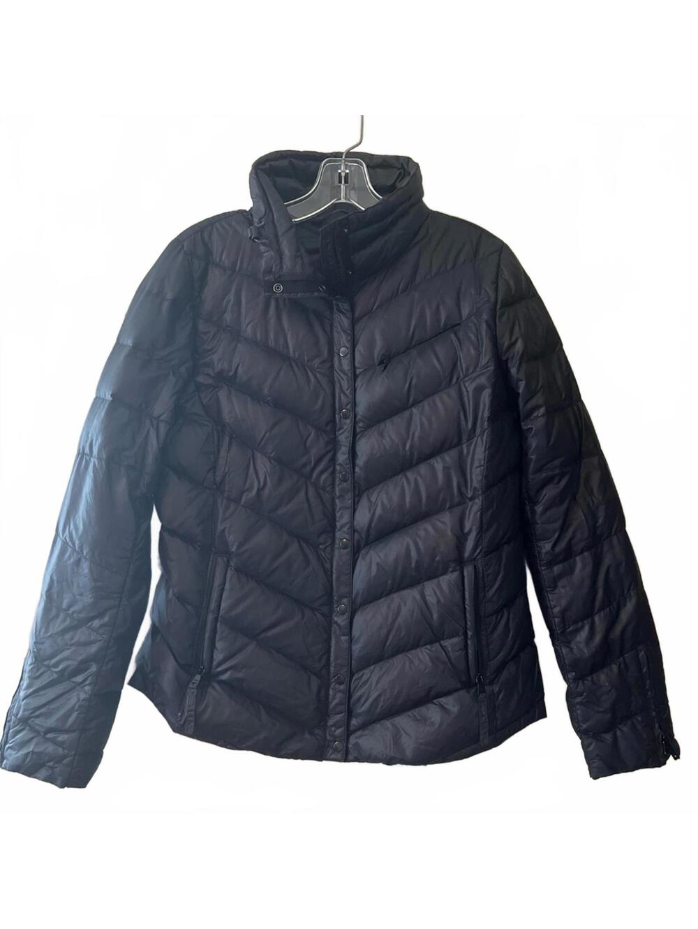 GAP Women's Black Puffer Jacket